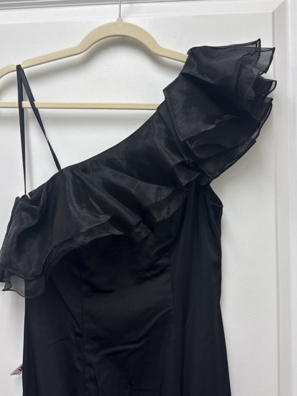 Mac Duggal Size 4 Black 26372 One Shoulder Ruffle Evening Gown Maxi Dress NWT - Picture 7 of 12